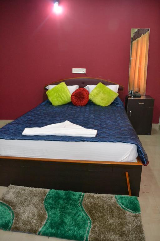 Hotel Kings Gateway Bangalore Room photo