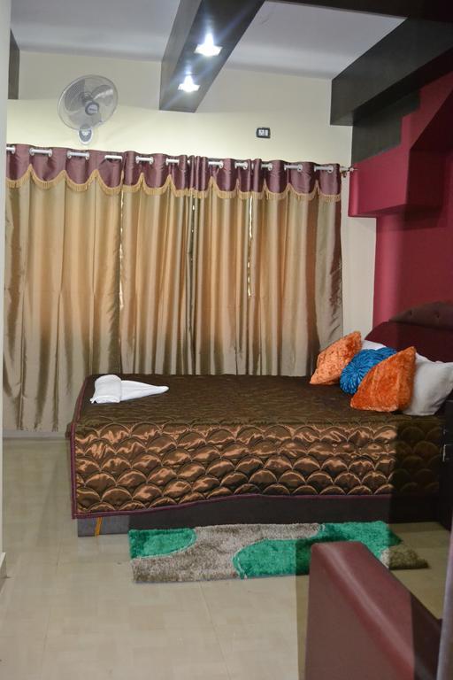 Hotel Kings Gateway Bangalore Room photo